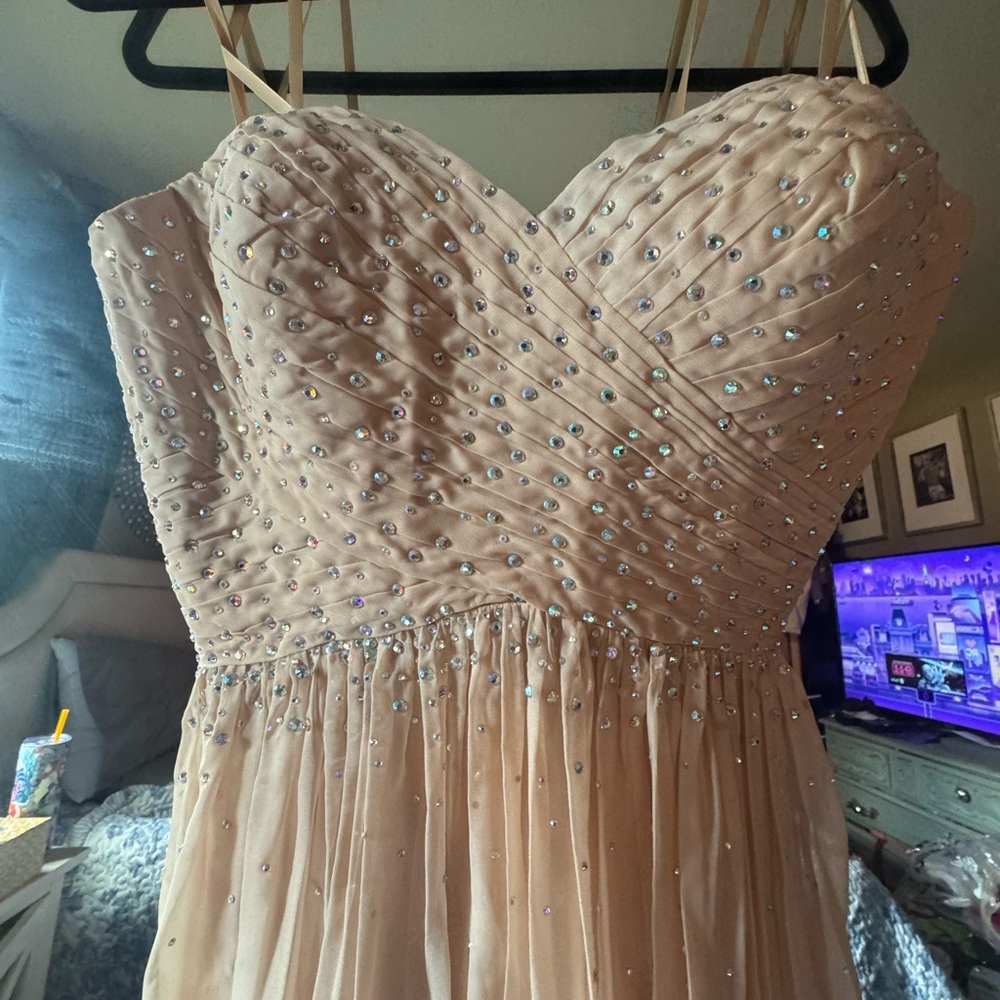 Elegant Peach ombré beaded Evening Gown - Picture 5 of 13